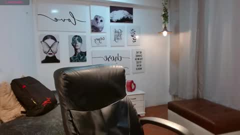 Snapshot of cerokershelby chatting on 11-25-25, 10:04 Ceroke online show from 11-25-25, 10:04