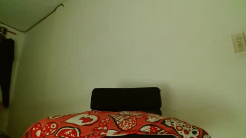 Snapshot of cesar_master_ chatting on 10-25-25, 08:25 cesar_master_ online show from 10-25-25, 08:25