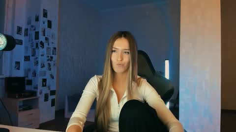 my name is Eva online show from 12-05-25, 08:16