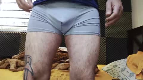 Snapshot of cezar46 chatting on 10-18-25, 01:01 cezar online show from 10-18-25, 01:01