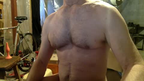 Snapshot of cfnmworkout1 chatting on 02-05-25, 07:10 cfnmworkout1 online show from 02-05-25, 07:10