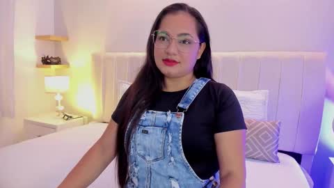 Chanha online show from 11-17-25, 11:38