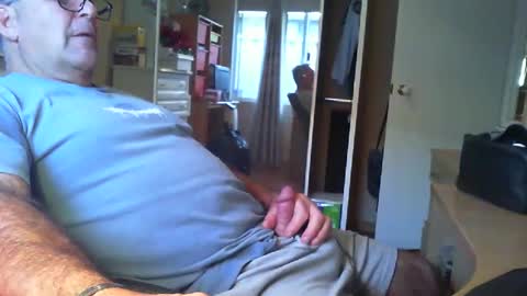 Chalky online show from 10-22-25, 09:31