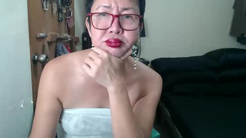 Snapshot of champaka123 chatting on 09-13-25, 01:27 champaka online show from 09-13-25, 01:27