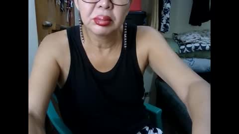 Snapshot of champaka123 chatting on 11-10-25, 12:09 champaka online show from 11-10-25, 12:09