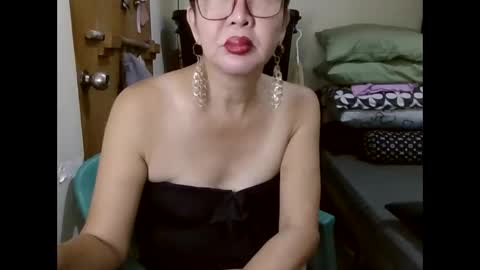 Snapshot of champaka123 chatting on 11-19-25, 02:44 champaka online show from 11-19-25, 02:44