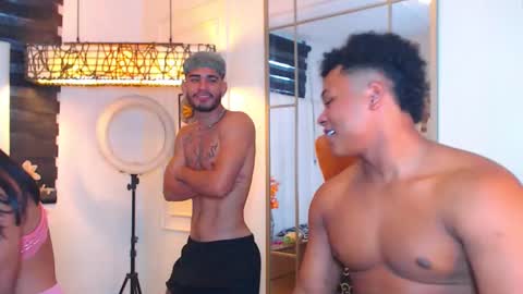 aurora and lian online show from 02-09-25, 07:19