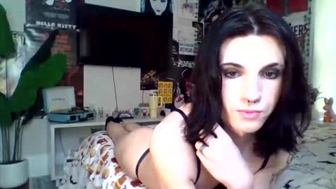 Snapshot of chanel2002 chatting on 10-23-25, 03:11 chanel2002 online show from 10-23-25, 03:11