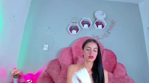C H A N E L online show from 01-09-25, 01:50