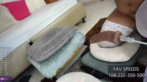 Snapshot of chanell_lovers chatting on 03-08-25, 02:01 CHANELL online show from 03-08-25, 02:01