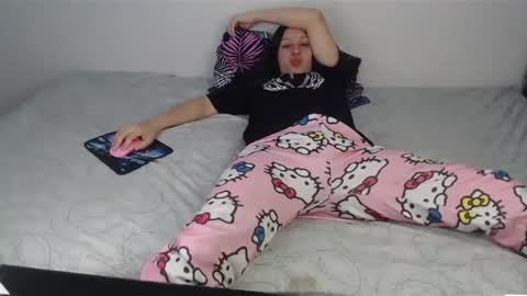 Snapshot of chanelsexyy chatting on 12-11-24, 08:18 Viviana 3 online show from 12-11-24, 08:18