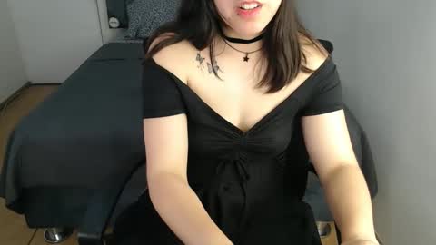 Snapshot of chanelsexyy chatting on 01-31-25, 03:41 Viviana 3 online show from 01-31-25, 03:41