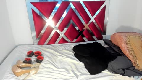 Snapshot of channellross chatting on 02-25-25, 03:42 Chanell online show from 02-25-25, 03:42