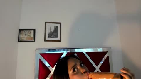 Snapshot of channellross chatting on 03-06-25, 02:09 Chanell online show from 03-06-25, 02:09