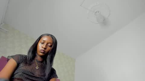 Snapshot of chantal_bony chatting on 10-31-25, 03:13 Chantal online show from 10-31-25, 03:13