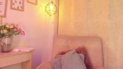 Chantall online show from 01-18-25, 04:04