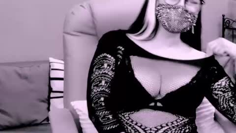 The Queen online show from 11-08-25, 11:25