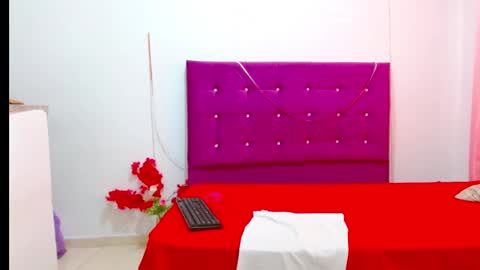 chantal sweety  and horny latina for u online show from 01-15-25, 05:58