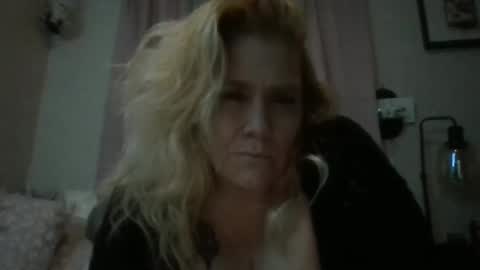 Snapshot of chaosangel33 chatting on 02-09-25, 01:35 Ms. Behaving online show from 02-09-25, 01:35