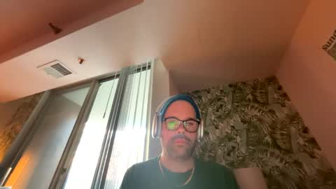 Snapshot of chappellm0an chatting on 11-02-25, 01:57 Chappell online show from 11-02-25, 01:57