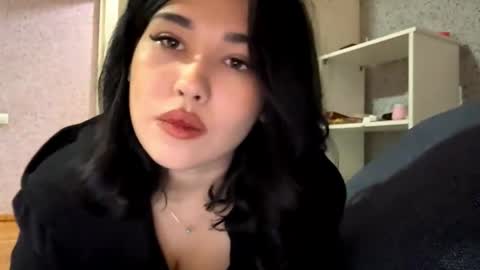 Lola online show from 12-20-25, 03:52