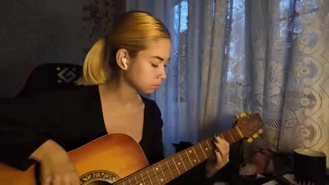 Nancy online show from 11-04-25, 07:29