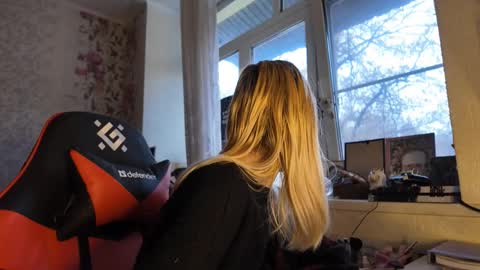 Nancy online show from 11-21-25, 07:40