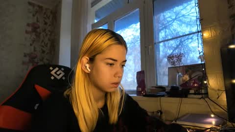 Nancy online show from 12-18-25, 07:47