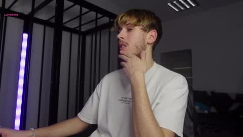 Snapshot of charles_sins chatting on 02-01-25, 08:37 CHARLES SINS online show from 02-01-25, 08:37