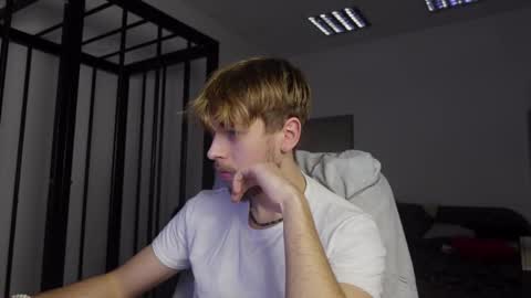 Snapshot of charles_sins chatting on 02-02-25, 05:04 CHARLES SINS online show from 02-02-25, 05:04