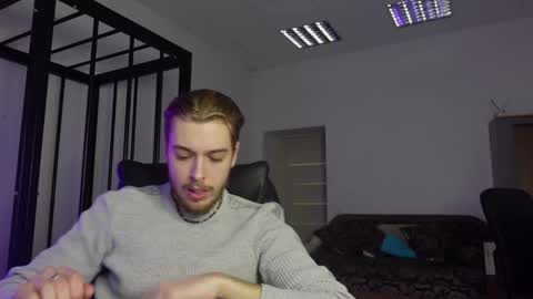 Snapshot of charles_sins chatting on 02-06-25, 01:32 CHARLES SINS online show from 02-06-25, 01:32