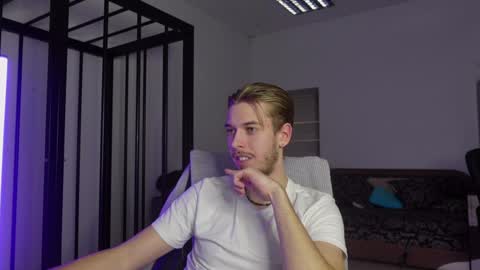 Snapshot of charles_sins chatting on 02-06-25, 07:51 CHARLES SINS online show from 02-06-25, 07:51