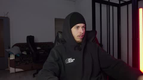 Snapshot of charles_sins chatting on 02-19-25, 01:17 CHARLES SINS online show from 02-19-25, 01:17