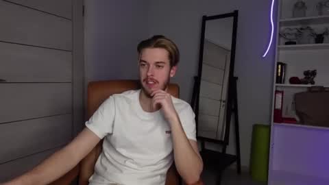 Snapshot of charles_sins chatting on 02-21-25, 06:15 CHARLES SINS online show from 02-21-25, 06:15