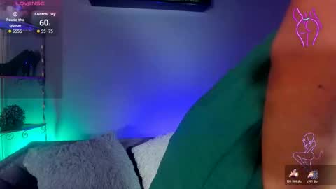 Snapshot of charlhot_ chatting on 11-18-25, 12:31 charlhot_ online show from 11-18-25, 12:31