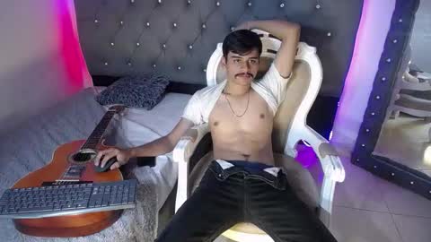 Snapshot of charlie_cock_ chatting on 09-14-25, 04:44 Charlie online show from 09-14-25, 04:44