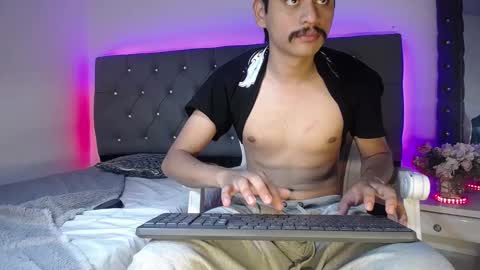 Snapshot of charlie_cock_ chatting on 09-16-25, 04:13 Charlie online show from 09-16-25, 04:13