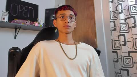 Snapshot of charlieerusso chatting on 12-21-24, 08:21 Charles Russo online show from 12-21-24, 08:21