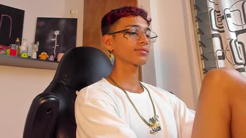 Snapshot of charlieerusso chatting on 12-24-24, 06:33 Charles Russo online show from 12-24-24, 06:33