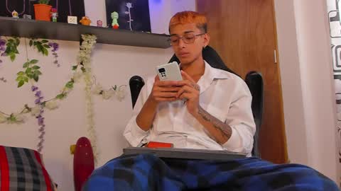 Snapshot of charlieerusso chatting on 01-23-25, 03:32 Charles Russo online show from 01-23-25, 03:32