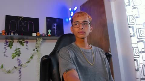 Snapshot of charlieerusso chatting on 01-26-25, 08:02 Charles Russo online show from 01-26-25, 08:02