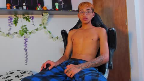 Snapshot of charlieerusso chatting on 02-08-25, 06:55 Charles Russo online show from 02-08-25, 06:55