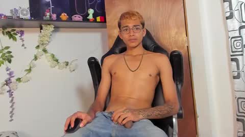 Snapshot of charlieerusso chatting on 02-17-25, 09:19 Charles Russo online show from 02-17-25, 09:19