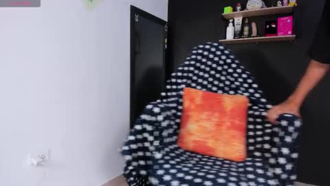 Snapshot of charlieerusso chatting on 02-08-26, 03:04 Charles Russo online show from 02-08-26, 03:04