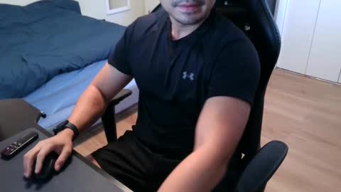 Snapshot of charliekkw chatting on 03-06-25, 04:49 charliekkw online show from 03-06-25, 04:49