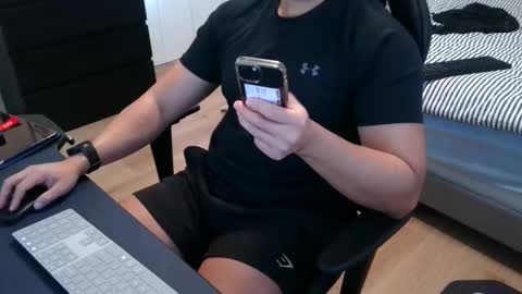 Snapshot of charliekkw chatting on 11-13-25, 08:30 charliekkw online show from 11-13-25, 08:30