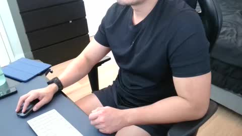 Snapshot of charliekkw chatting on 11-23-25, 08:19 charliekkw online show from 11-23-25, 08:19