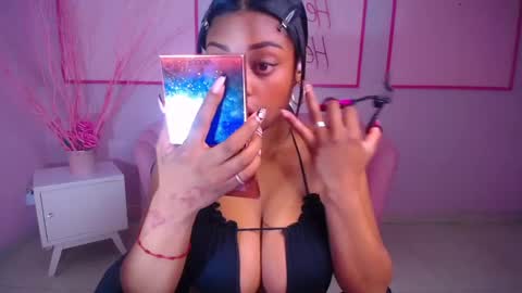 Charlote  online show from 01-24-25, 10:32