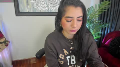 Charlote online show from 12-28-24, 04:08