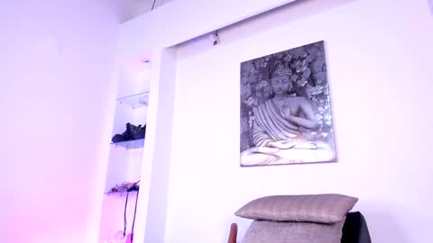 Charlote online show from 01-19-25, 02:04